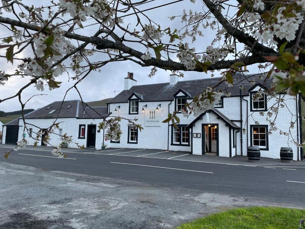The Gordon Arms Restaurant With Rooms Yarrow Esterno foto